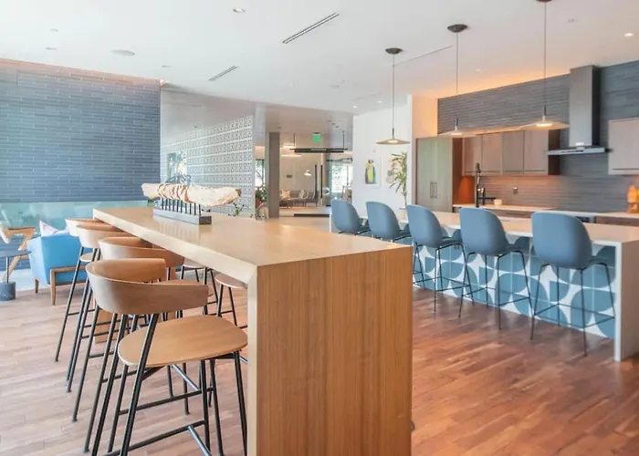 Charming 1bd - Pool, Gym, Parking, W-d - Sleeps 4 Tempe
