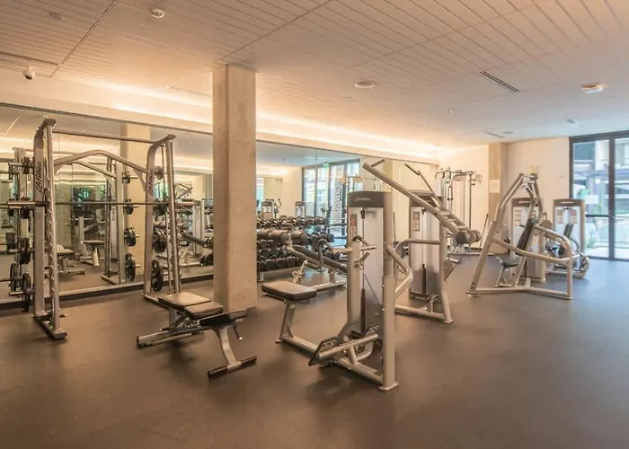 Charming 1bd - Pool, Gym, Parking, W-d - Sleeps 4 Apartment