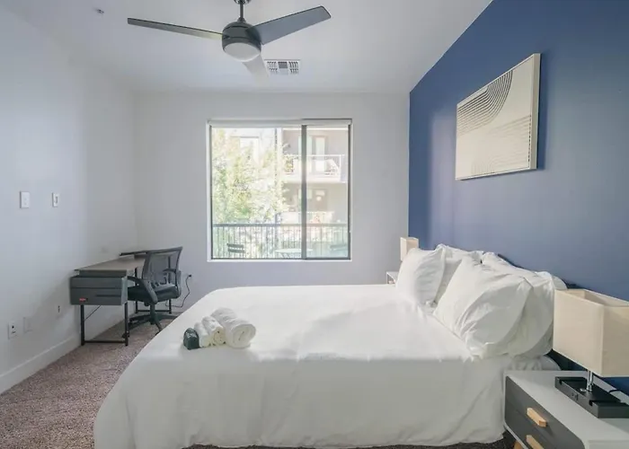 Apartment Charming 1bd - Pool, Gym, Parking, W-d - Sleeps 4