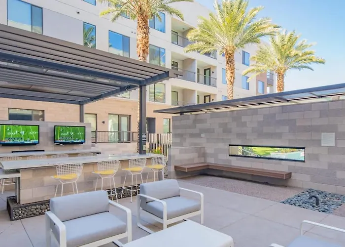 Charming 1bd - Pool, Gym, Parking, W-d - Sleeps 4 Apartment