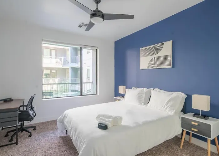 Apartment Charming 1bd - Pool, Gym, Parking, W-d - Sleeps 4