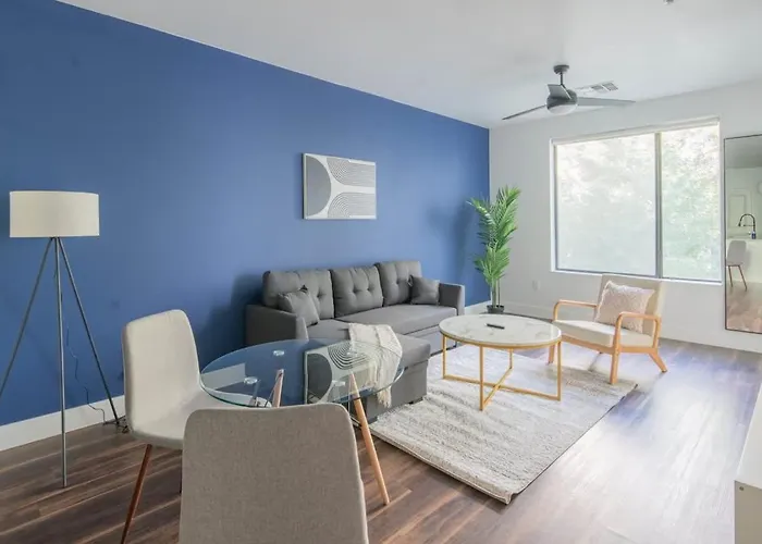 Charming 1bd - Pool, Gym, Parking, W-d - Sleeps 4 Tempe